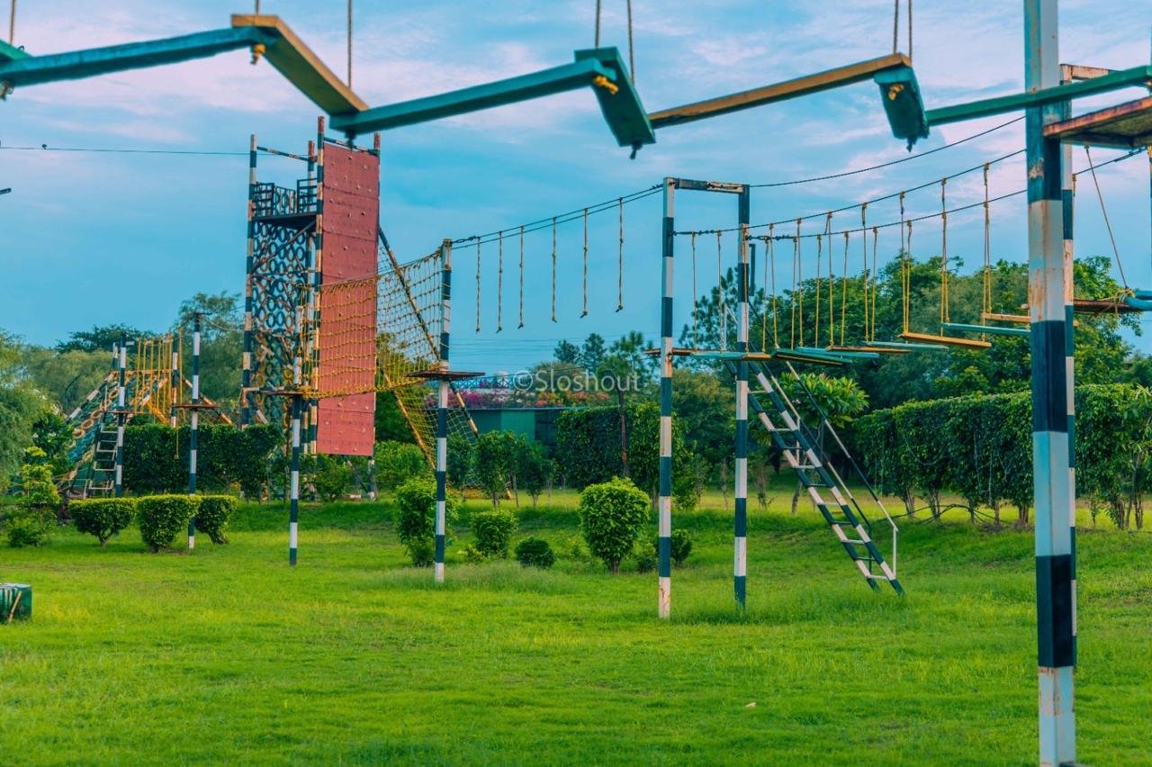 Adventure rope course setup